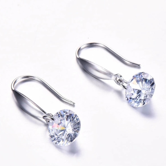 **New 925 Sterling Silver Diamond Earrings - Picture 6 of 7